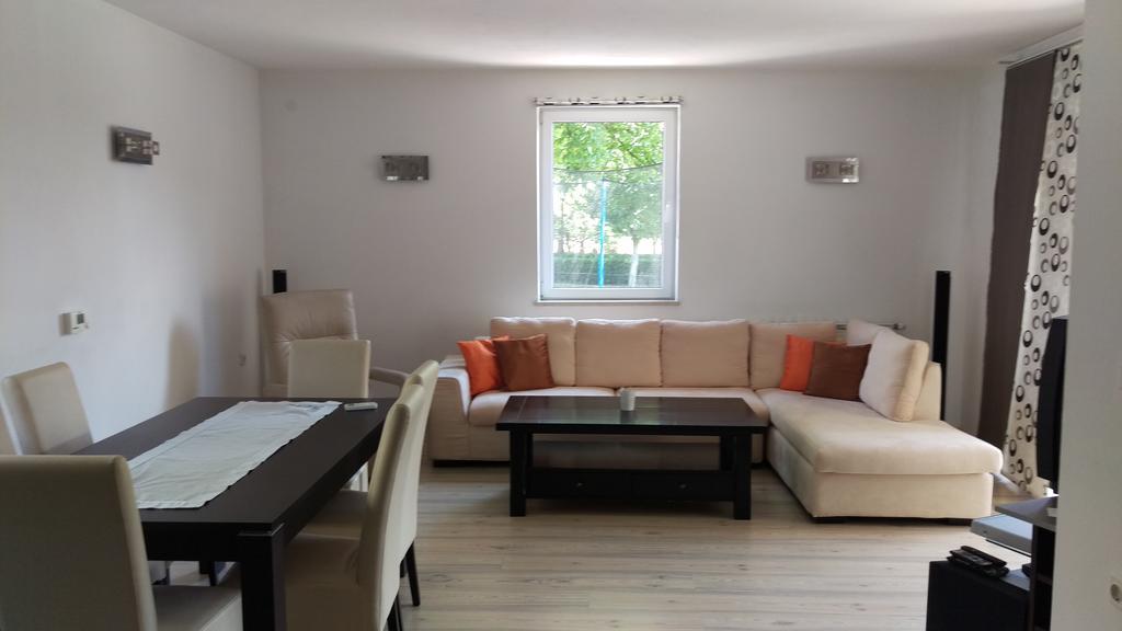 Drazice Apartment Casa Eni מראה חיצוני תמונה