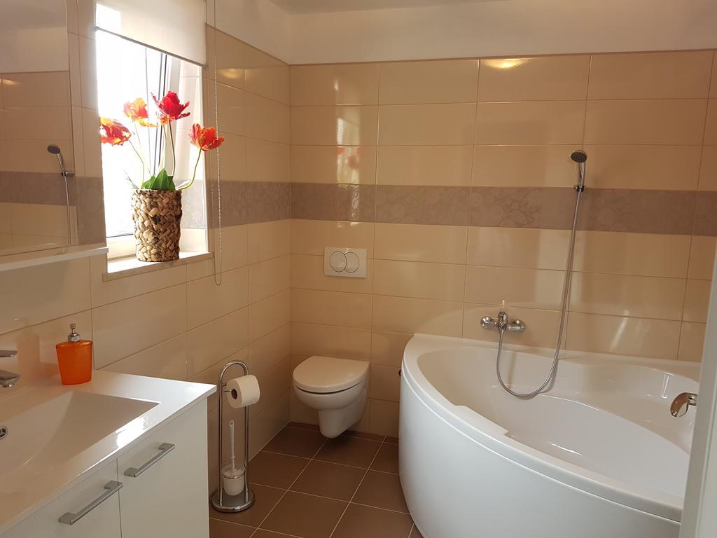 Drazice Apartment Casa Eni מראה חיצוני תמונה